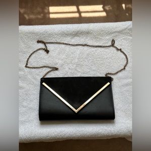 Aldo Varuna 33 Envelope Clutch with Goldtone Crossbody Strap.